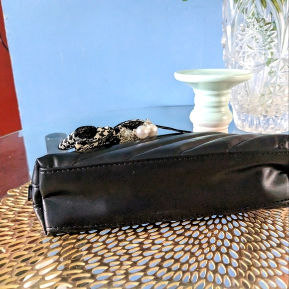 Yves saint Laurent pouch - Picture 14 of 15